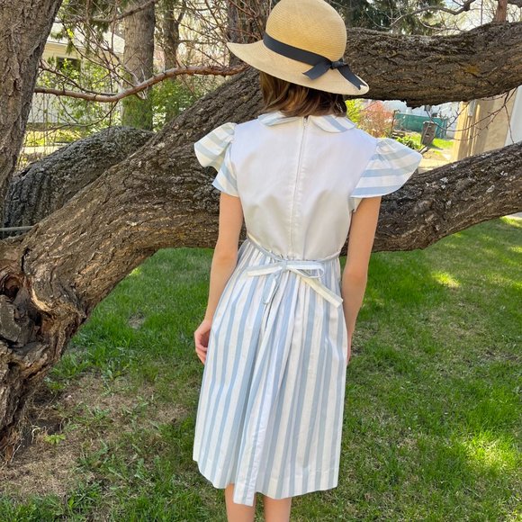 1980s Vintage girl’s dress by Canadian designer Elen Henderson. Girls size 12. - Picture 2 of 11